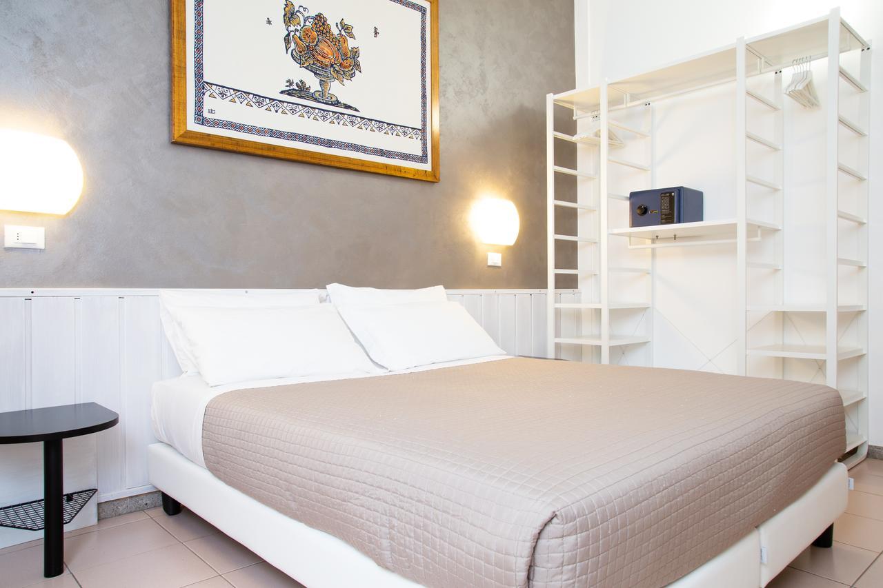 Hotel Columbia Марина-Ромеа Екстер'єр фото